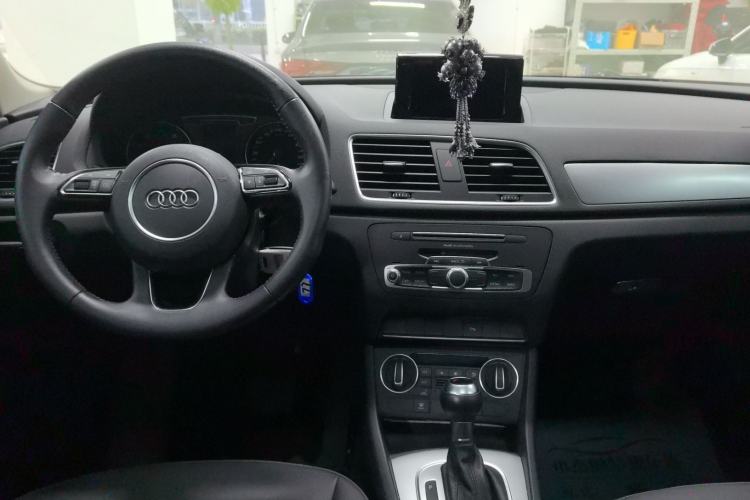 Used Audi Q3 2016 35 TFSI Fashion Model
