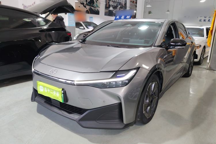 Used Toyota bZ3 2023 616 km Long-Range PRO