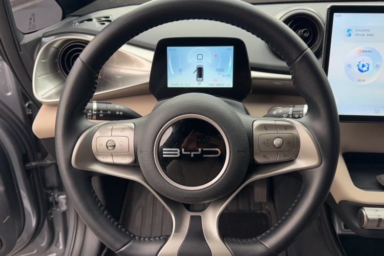 Used BYD Dolphin 2023 420 km Free Version
