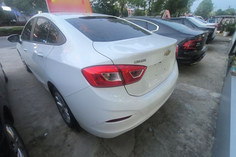 Used Chevrolet Cruze 2017 1.5L Automatic Pioneer Sunroof Edition
