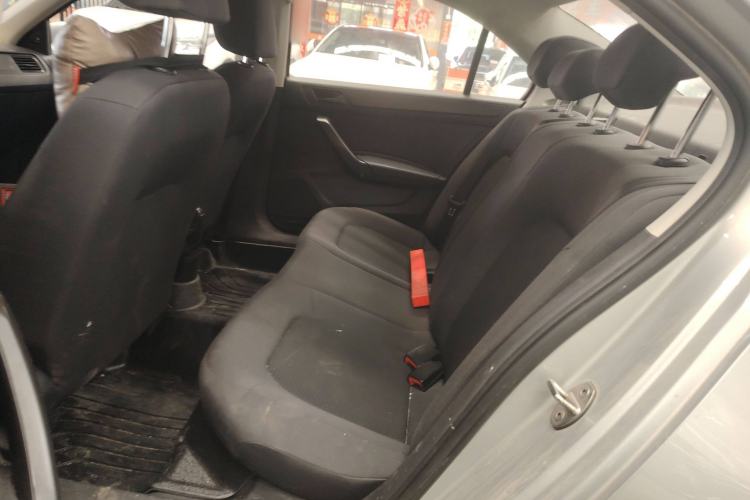 Used Volkswagen Santana 2015 1.6L Manual Fashion Edition
