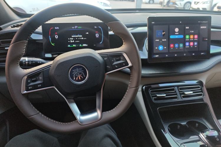 Used BYD Qin PLUS 2024 HONOR Edition DM-i 55KM Leading Model
