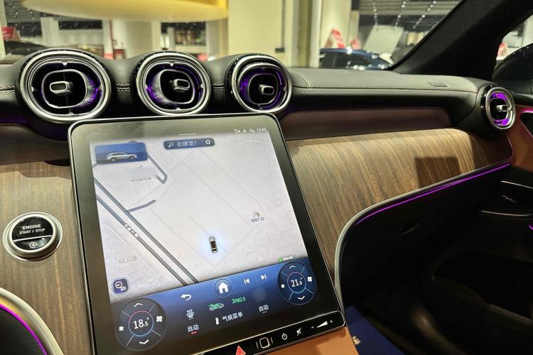 Used Mercedes-Benz GLC 2025 GLC 300 L 4MATIC Dynamic Model 5 Seats
