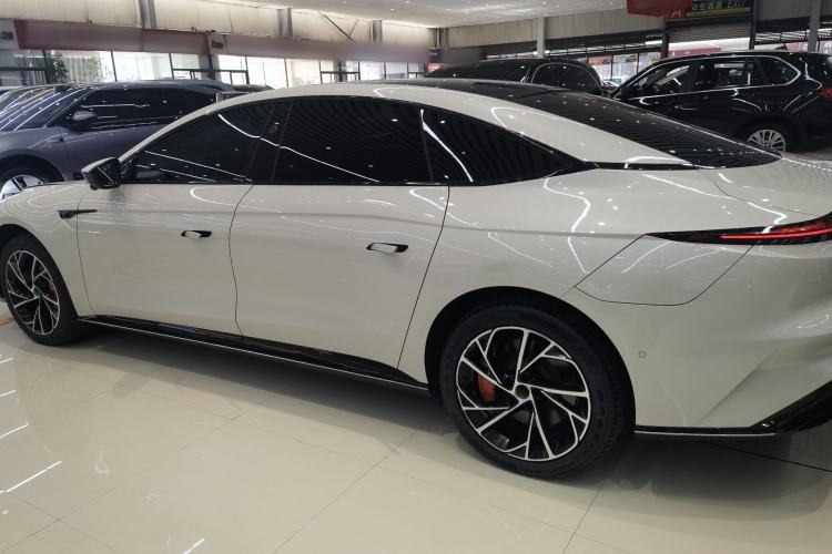 Used  L7 2022 Dynamic Model