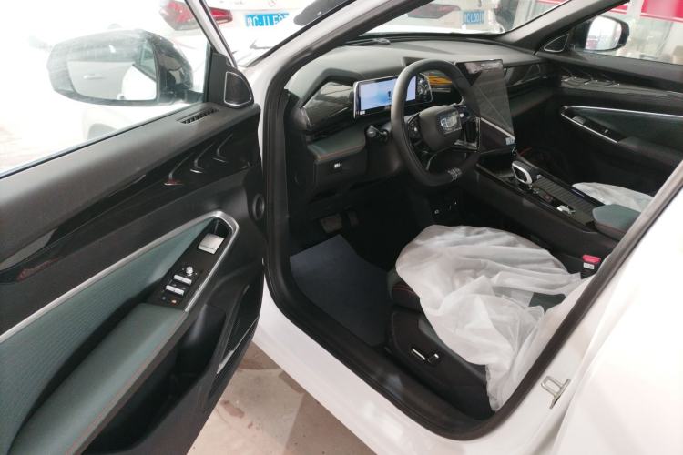 Used Geely Auto Emgrand X7 Sport 2024 1.5TD Smart Connect+
