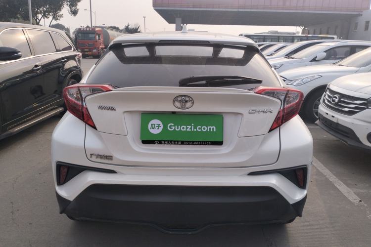 Used Toyota C-HR 2018 2.0L Leading with Sunroof China VI Standard

