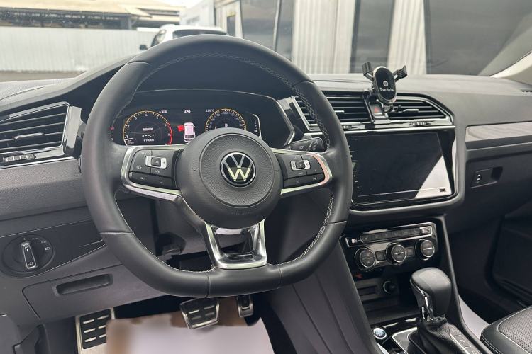 Used Volkswagen Tiguan L 2021 330TSI Automatic Two-Wheel Drive R-Line Flagship Edition
