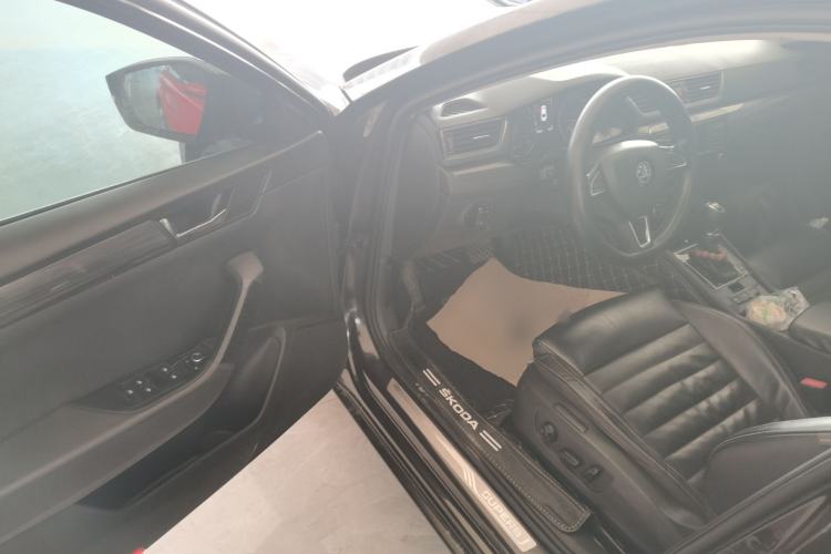 Used Skoda Superb 2016 TSI330 DSG Smart Drive Edition
