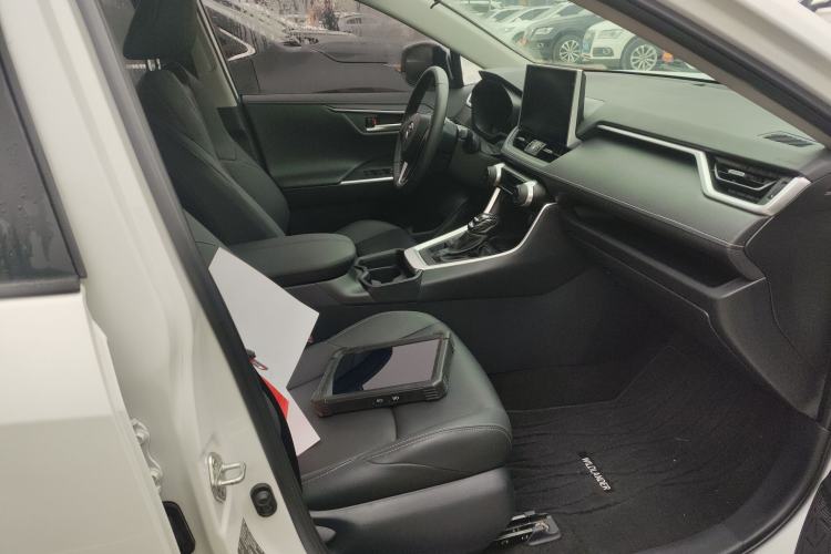 Used Toyota Wildlander 2022 2.0L CVT 4x4 Luxury PLUS Edition
