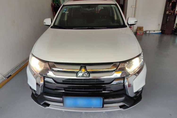 Used Mitsubishi Outlander 2017 2.0L Two-Wheel Drive Glory Edition 5 Seats
