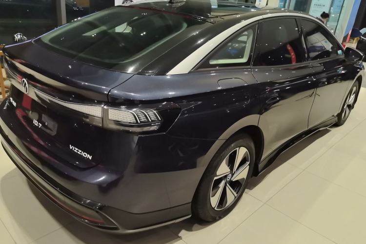 Used Volkswagen ID.7 VIZZION 2024 AIR model
