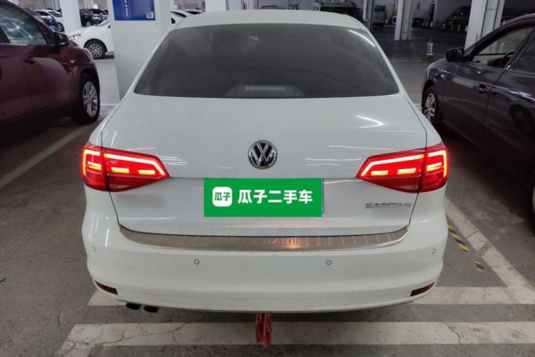 Used Volkswagen Sagitar 2015 230TSI Manual Comfort Version
