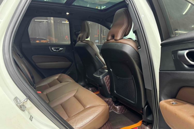 Used Volvo XC60 2022 B5 4x4 Zhiyi Luxury Edition
