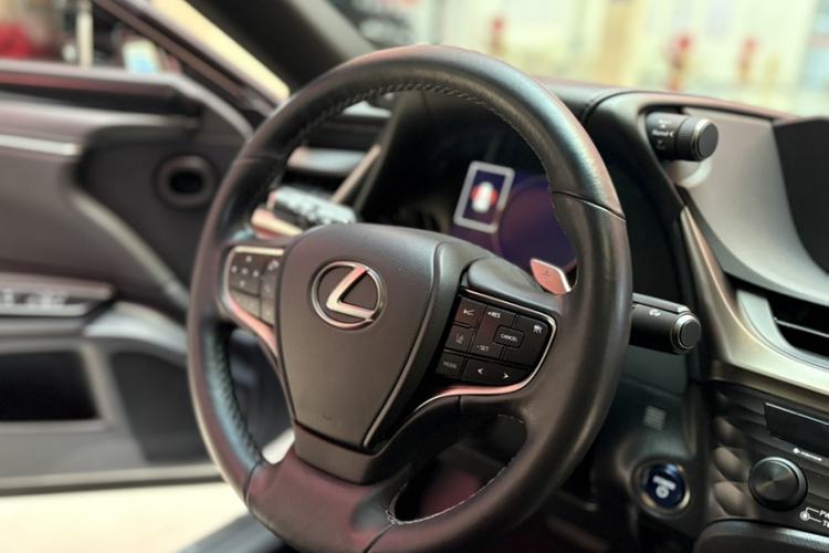 Used Lexus ES 2025 200 Premium Edition
