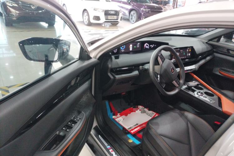 Used Changan UNI-V iDD 2023 ZhiDian iDD 1.5T 113km Smart & Fun Version
