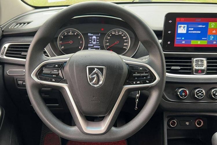 Used Baojun 730 2019 1.5L Manual Fashion Model 7-seater National V
