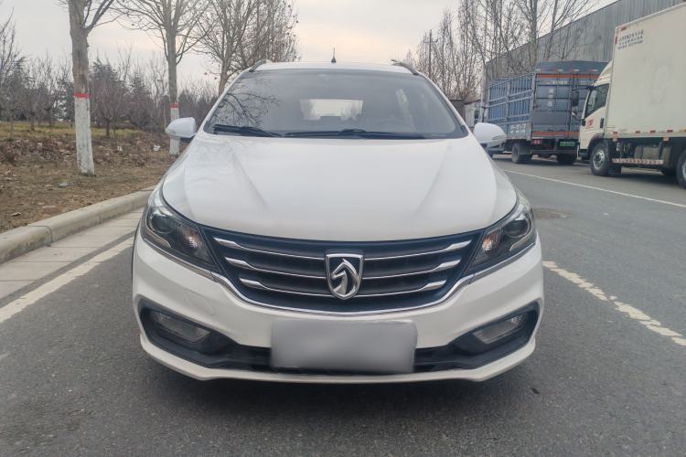Used Baojun 310W 2017 1.5L Manual Fashion Model China V