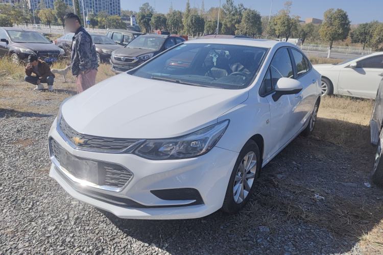 Used Chevrolet Cruze 2017 1.5L Automatic Pioneer Sunroof Edition
