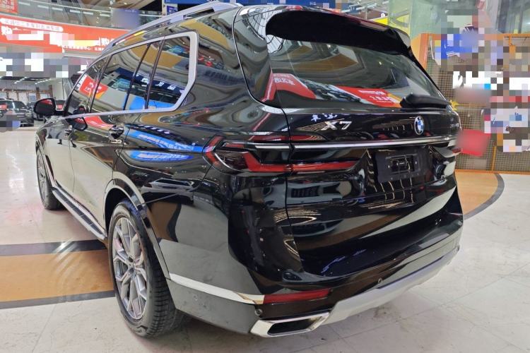 Used BMW X7 2023 xDrive40i Luxury Package with Leading Features
