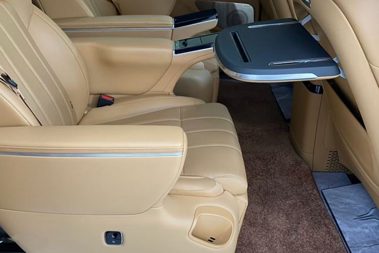 Used VOYAH Dream 2025 PHEV Four-Wheel Drive Prestige Kunpeng Edition