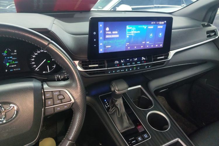 Used Toyota Sienna 2021 2.5L Hybrid Premium Edition
