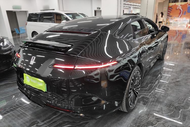 Used  12 2025 Ultra Extended-Range Edition
