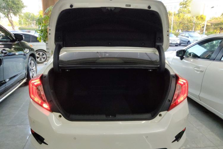 Used Honda Civic 2021 HATCHBACK 220TURBO CVT New Trendsetter
