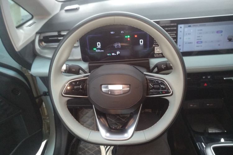 Used Geometry E Firefly 2024 401 km Fluorescent
