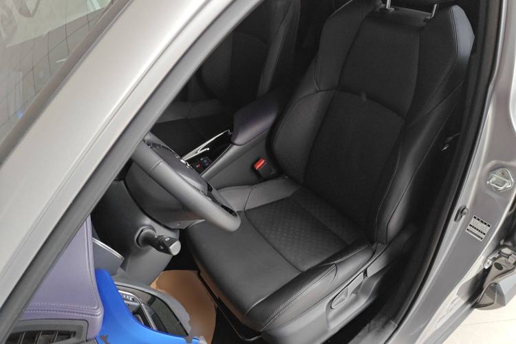 Used Toyota IZOA 2018 2.0L Yichi Version China VI Standard
