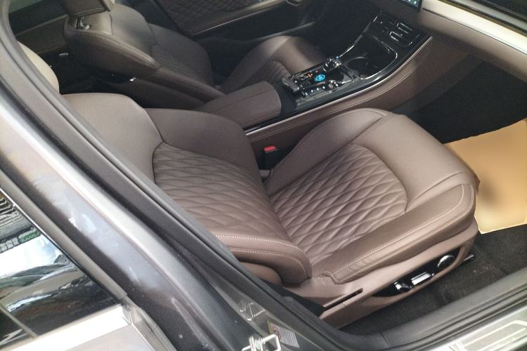 Used BYD Han 2024 EV Glory Edition 605KM Front-Wheel-Drive Premium Model
