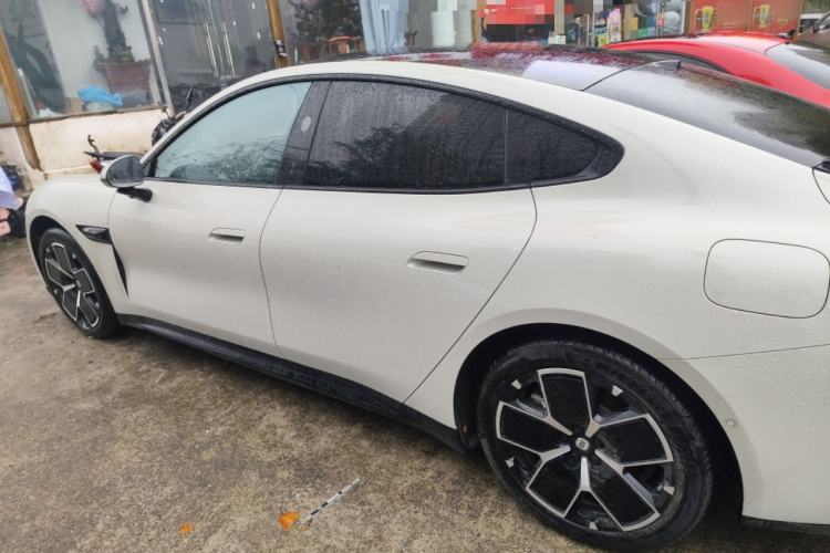 Used  SU7 2024 Rear-Drive Long-Range Intelligent Driving Version
