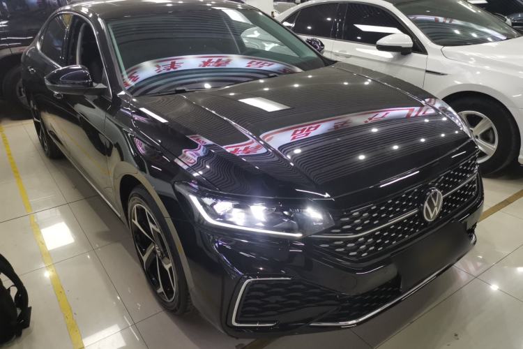 Used Volkswagen Passat 2025 Outstanding Model 380TSI Starry Dragon Edition
