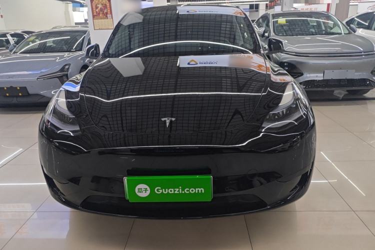 Used Tesla Model Y 2023 Rear-Wheel-Drive Version
