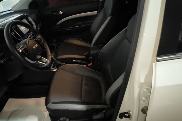 Used Kia kx1 Stonic 2021 1.4L CVT Sunroof Model
