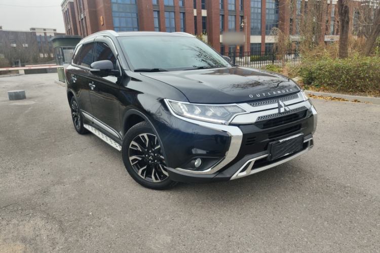 Used Mitsubishi Outlander 2019 2.4L 4x4 Zhi Xiang Edition 7 Seats China VI Standard