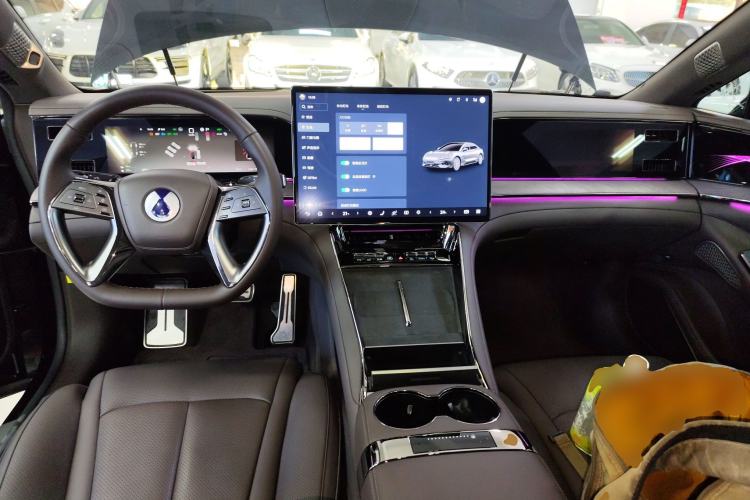 Used Denza Z9 2024 1100 km Four-Wheel Drive Max Version
