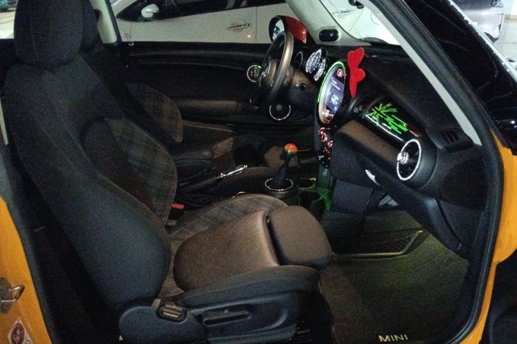 Used  MINI 2016 1.5T COOPER
