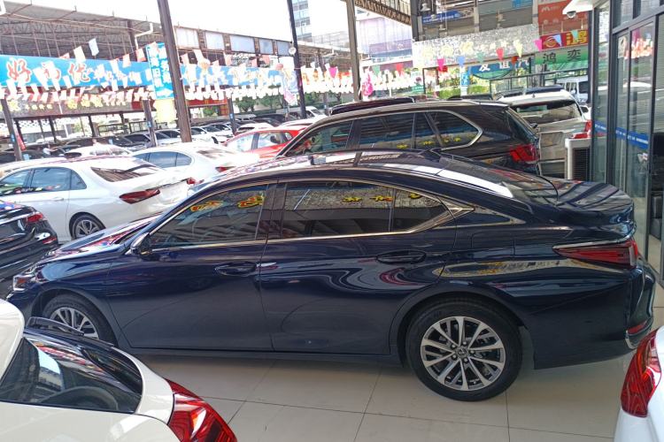 Used Lexus ES 2021 200 Excellence Edition
