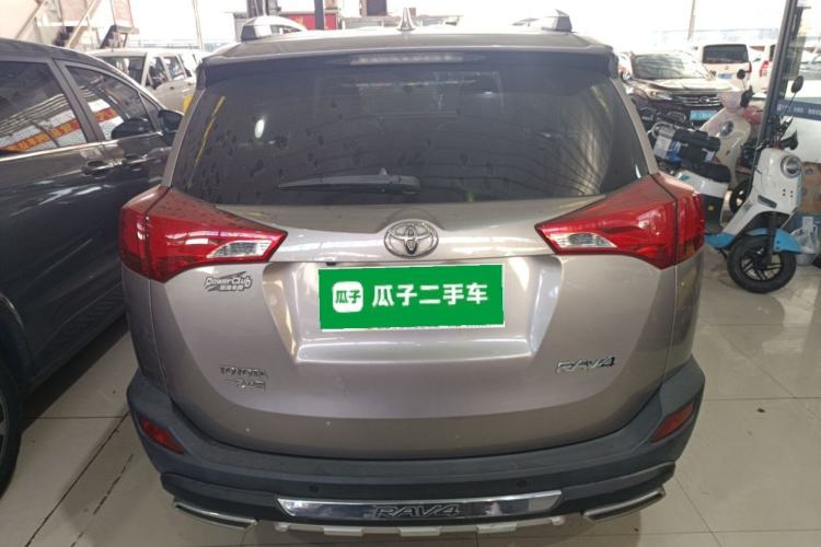 Used Toyota RAV4 2015 2.0L CVT Two-Wheel Drive Fashion Edition