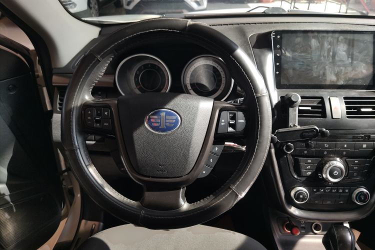 Used Bestune X80 2015 2.0L Automatic Comfort Anniversary Edition