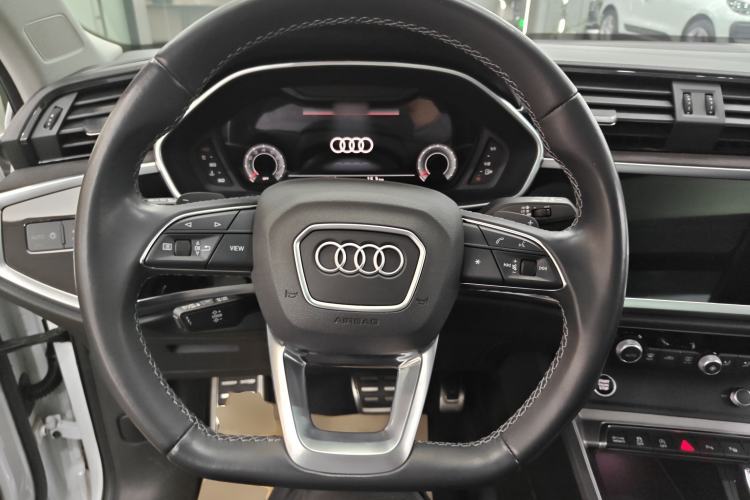 Used Audi Q3 2022 40 TFSI Fashion Dynamic Model
