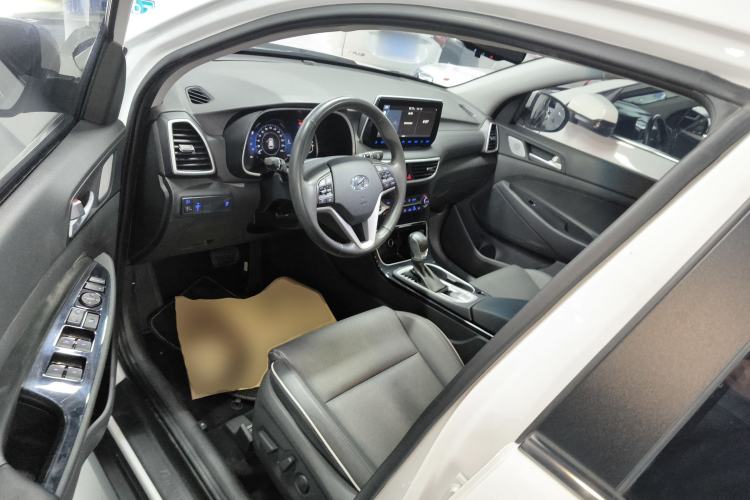 Used Hyundai Tucson 2020 280TGDi Two-Wheel-Drive GLS Smart Connectivity Version China VI Standard
