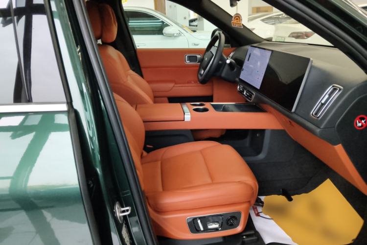 Used Li Auto L8 2023 Pro Model
