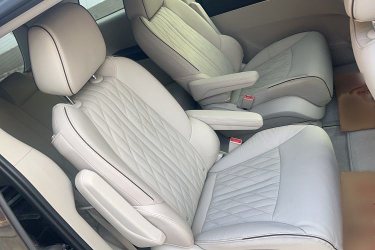 Used Buick GL8 2022 Land Business Class 652T Luxury Model
