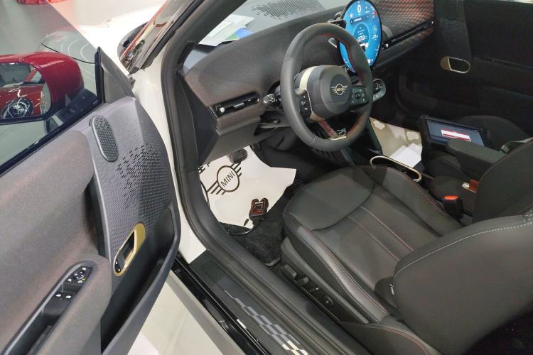 Used MINI Electric MINI COOPER 2024 452km COOPER SE Racing Driver
