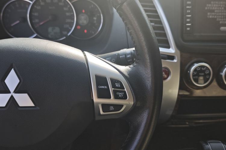 Used Mitsubishi Pajero Sport 2013 3.0L Automatic 4x4 Flagship Edition