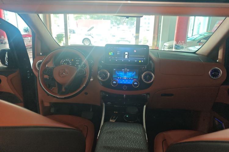 Used Mercedes-Benz Vito 2023 2.0T Elite Version 7 Seats
