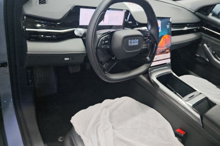 Used  L6 2024 125km PLUS Dragon Edition