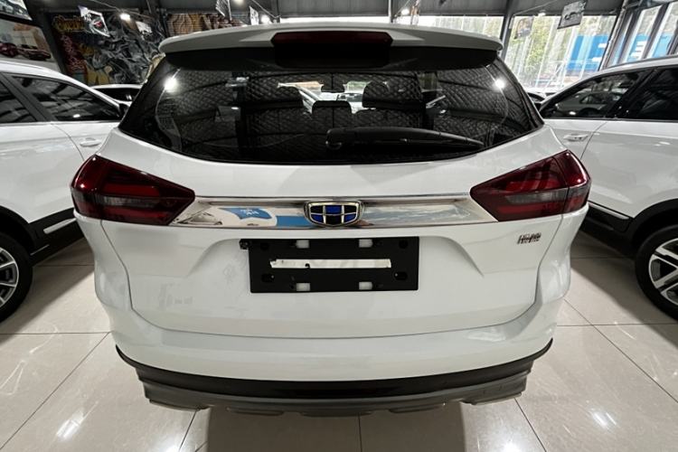 Used Geely Auto Emgrand X7 Sport 2018 1.8TD Automatic Two-Wheel Drive ZhiZun Model with 4G Connectivity
