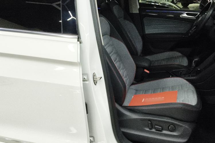 Used Volkswagen Tiguan L 2023 Restyled 330TSI Automatic Two-Wheel Drive R-Line Flagship Edition
